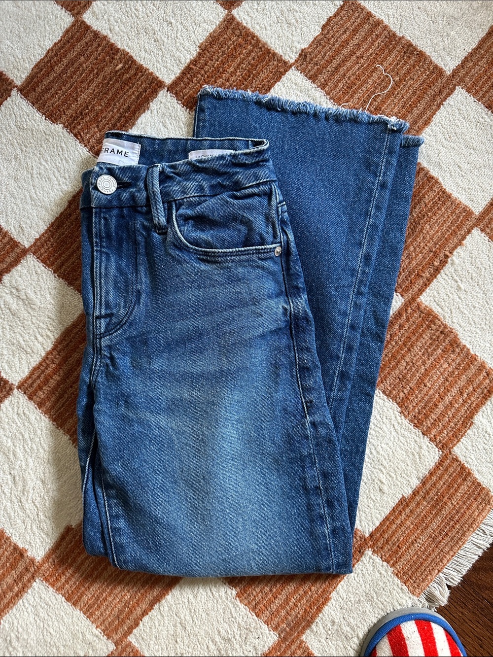 FRAME Medium Blue Le Crop Mini Boot Jeans 24